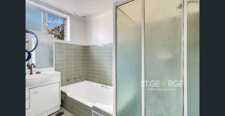 Perfectly Positioned 2-bedroom Apartment - Photo 5