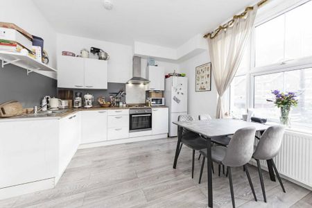 4 bedroom flat to rent - Photo 5