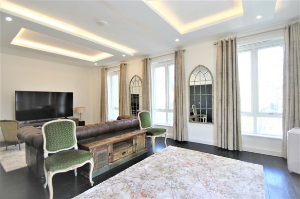 Ashchurch Grove, Hammersmith, London, W12 - Photo 1