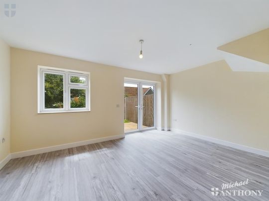 3 bedroom semi-detached house to rent - Photo 1