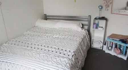 3-Bed Hornby, Large Yard, Woolworths & Mall Nearby - Photo 4