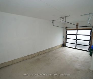 Condo Townhouse For Lease | N9246880 - Photo 4