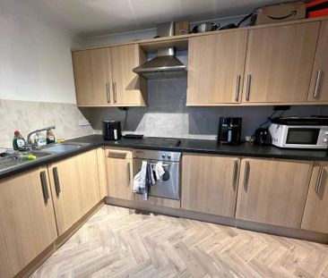 2 bedroom flat to rent - Photo 4