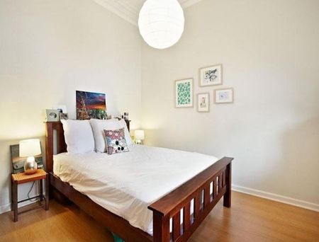 CONVENIENT LIVING IN THE HEART OF ABBOTSFORD - Photo 2