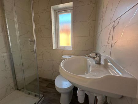 3 bedroom terraced house to rent - Photo 4