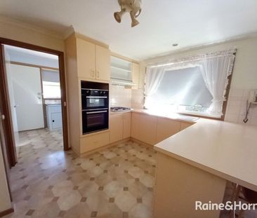 THREE BEDROOM FAMILY HOME - Photo 6
