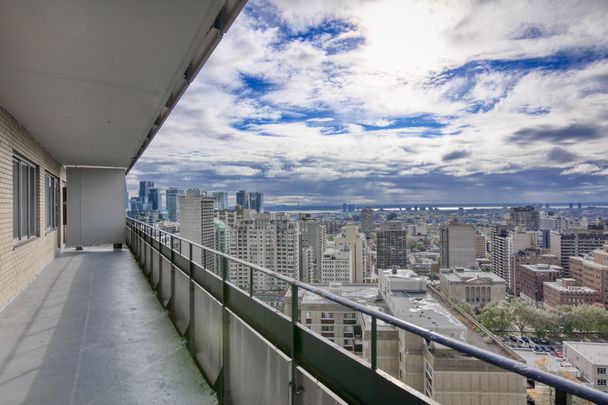 3555 Cote-des-Neiges Road - Photo 1