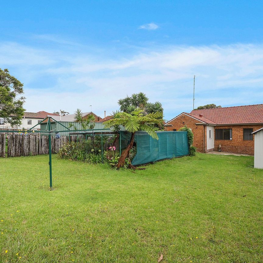 72 Bent Street, 2502, Warrawong Nsw - Photo 1