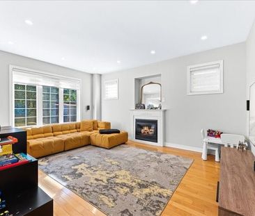 For Lease - 43 Grand Oak Drive, Richmond Hill, Ontario - Photo 2