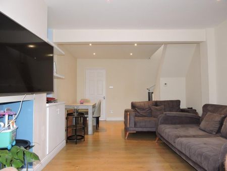 2 bedroom terraced house to rent - Photo 2