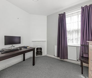 Brant Houses, Greenwich, SE10, London - Photo 4