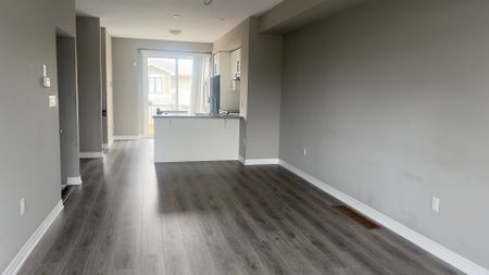 For Lease - 1890 Rymal Road Unit# 2, Hamilton, Ontario - Photo 2