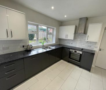 3 bedroom detached house to rent - Photo 3