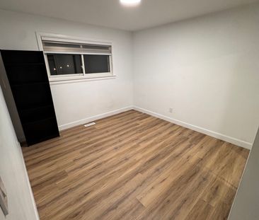 For Lease - 959 Mohawk Road Unit# Main, Hamilton, Ontario - Photo 5