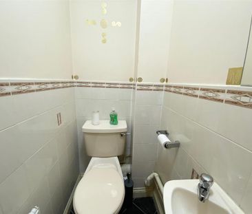 4 bedroom terraced house to rent - Photo 4