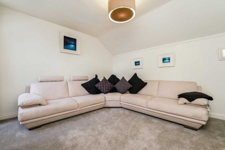 Price £3,600 pcm - Available Now - Furnished - Photo 4