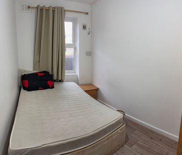 Room in a Shared Flat, Abbey House, E15 - Photo 2