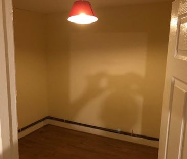 2 Bed Flat, Brook Road, IG2 - Photo 3