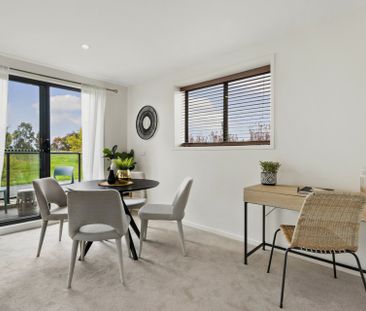 Luxurious 2 Bedroom Apartment With 2 Balconies - Photo 2