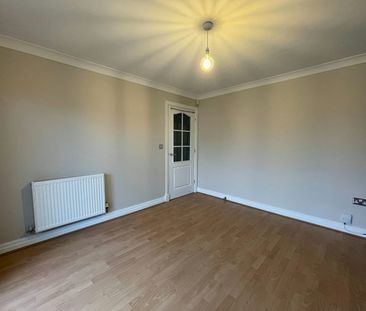 Terraced House to rent on - Photo 6