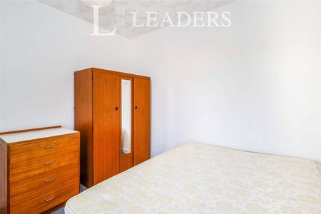 5 bedroom house to rent Exmouth Road, Exmouth, Southsea, PO5 - Photo 4