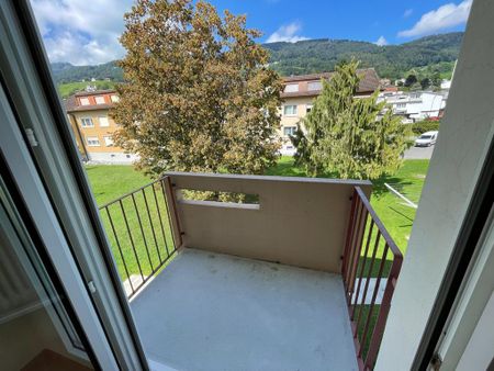 Helle 4-Zimmer-Wohnung mit Balkon und Bergblick in Rebstein - Photo 4