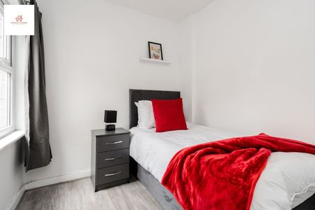 4 Bed Semi-Detached House, Bank Rd, L7 - Photo 4