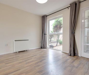 2 bedroom terraced house to rent - Photo 6