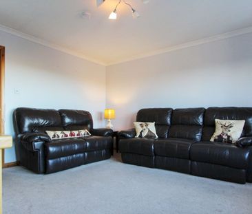 2 Bedroom - Photo 2