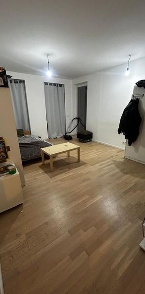 Shared Room - Photo 1