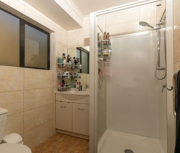 Private and Tranquil 4 Bedroom 2 Bathroom Otahuhu - Photo 3