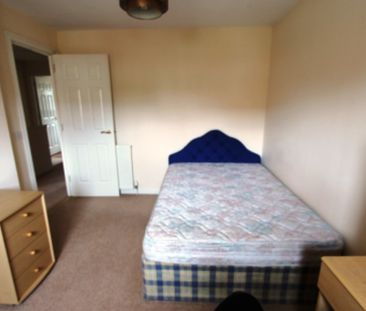 3 Bedroom Property To Rent - Photo 2