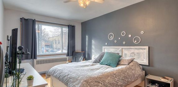 5 1/2 rénové, à 5 mn à pied du métro Fabre, des commerces et grands parcs - Photo 2