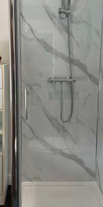 Beautiful Modern Spacious Home close to Train Station - Photo 4