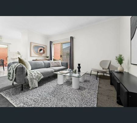 Convenience & Comfort in the Heart of Sunbury! - Photo 1