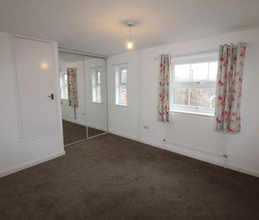 2 bedroom end of terrace house to rent - Photo 3