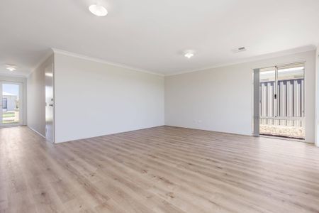 Stylish Comfort Near the Coast - Photo 3