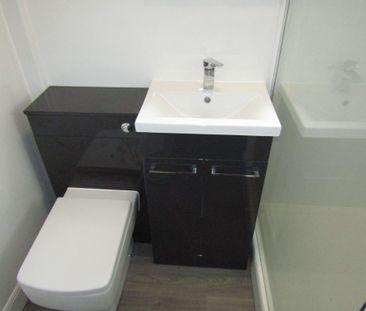 1 bed Apartment - To Let - Photo 3