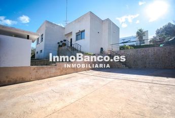 3 bedroom luxury Villa for rent in Chiva, Spain