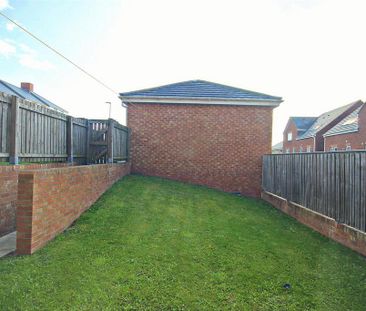 4 bedroom semi-detached house to rent - Photo 2