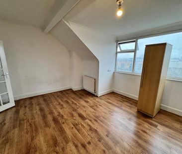 2 Bed Flat, Portswood Road, SO17 - Photo 2