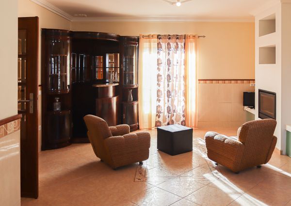 Floor of 2 bedroom villa, partially furnished and semi equipped in Requeixo!