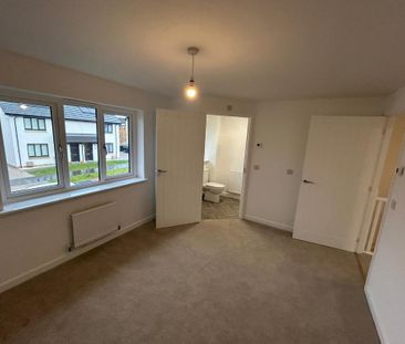 3 bedroom flat to rent - Photo 1