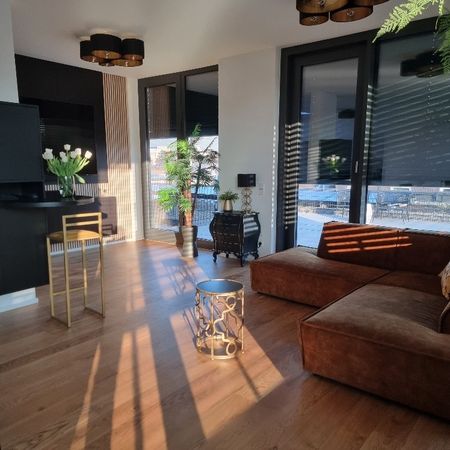 Wunderschöne 3-Zimmer Penthouse-Wohnung mit Dachterrasse und Weitblick auf den Wartberg sucht Sie! - Photo 3