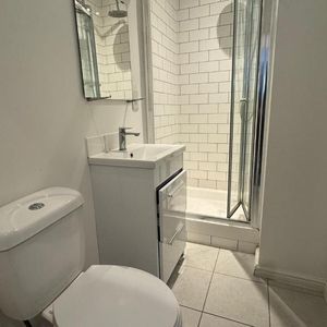 Brassie Avenue, London, W3 7DE - Photo 3