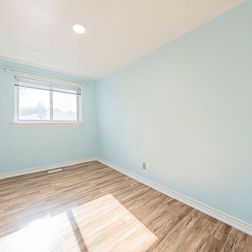 For Lease - 2583 lundigan Drive, Mississauga, Ontario - Photo 1