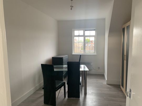 3 Bed Flat, Burnley Road, NW10 - Photo 1