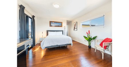 5 BEDROOM, 4 BATH HOME WITH JACUZI - CLOSE TO BEACH & TOWN AMENITIES - GREAT COMPANY ACCOMMODATION - Photo 4