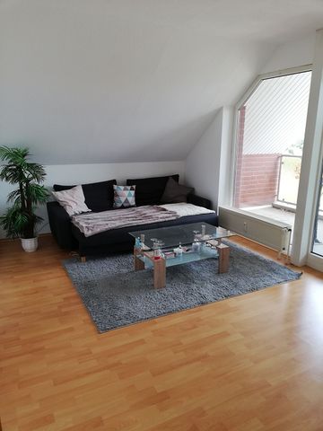 gemütliche 2,5 Zi-DG-Wohnung mit Loggia in Nienburg OT Holtorf - Photo 2