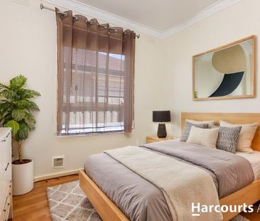 Spacious Family Home in Dandenong North - Photo 4